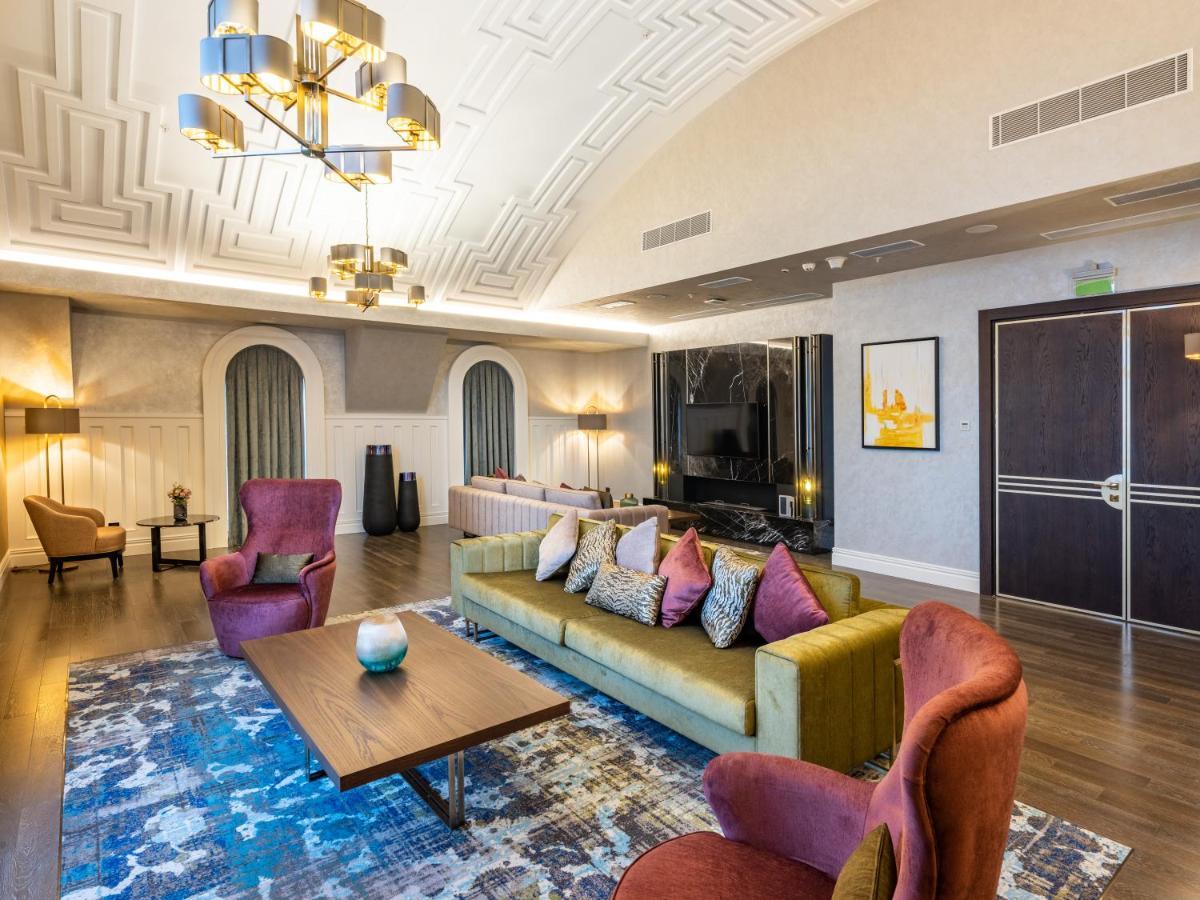 InterContinental Baku, an IHG Hotel Bagian luar foto The lounge at the airport