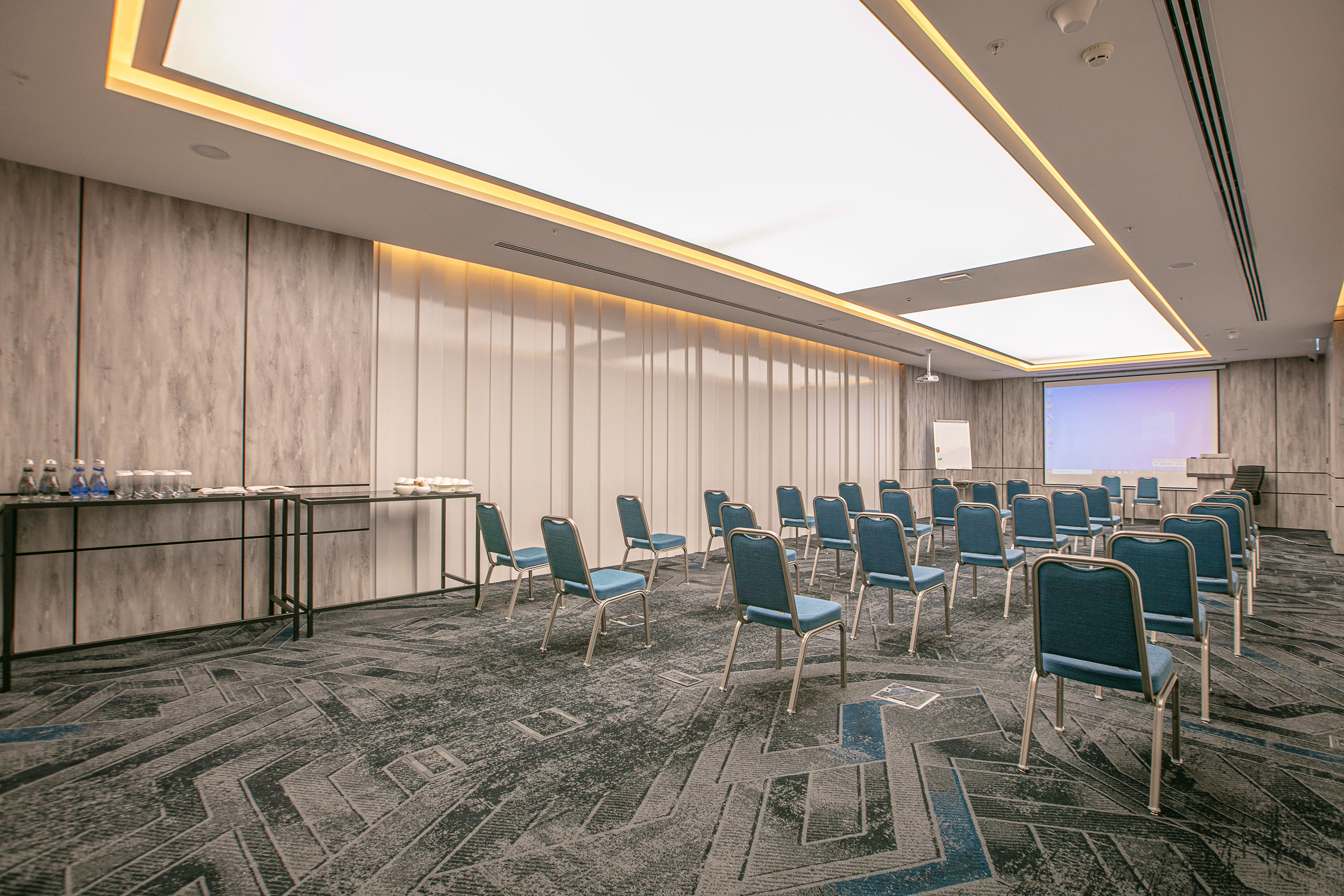 InterContinental Baku, an IHG Hotel Bagian luar foto Meeting room